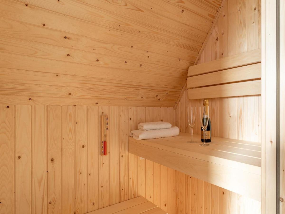 Modern Holiday Home By The Sea With Sauna Scherpenisse Buitenkant foto